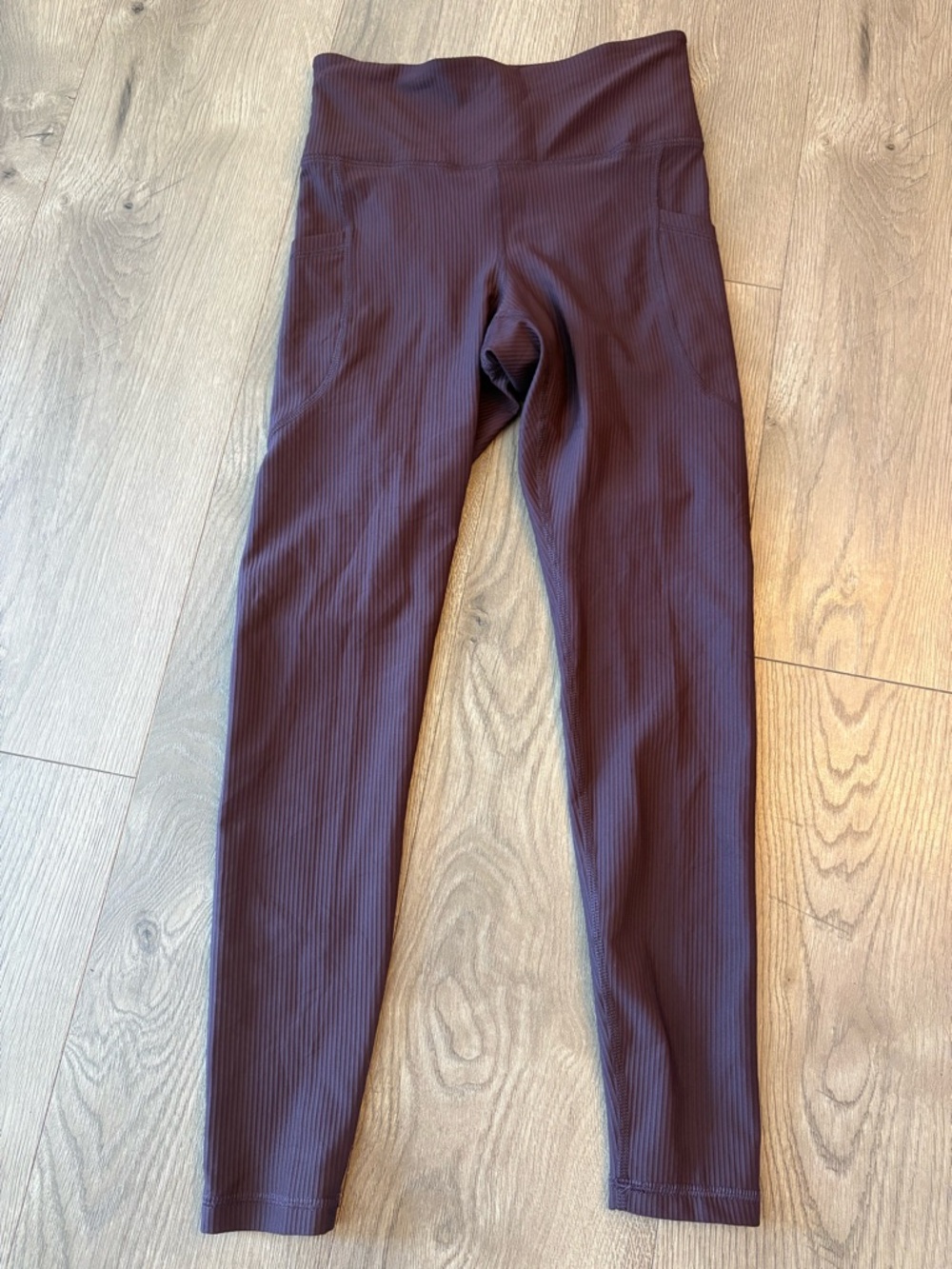 Old Navy Active High-Rise Leggings in Plum